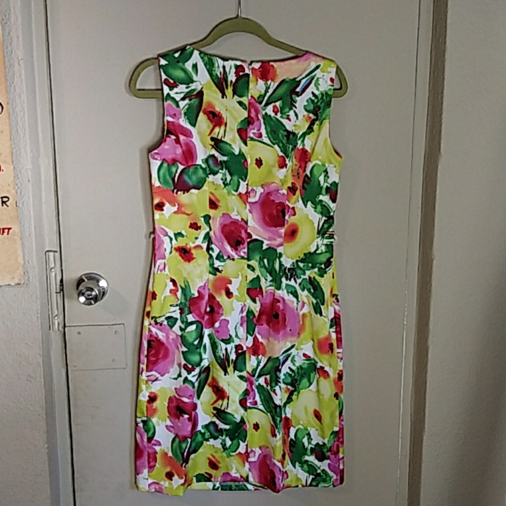 Dress - Picture 4 of 6